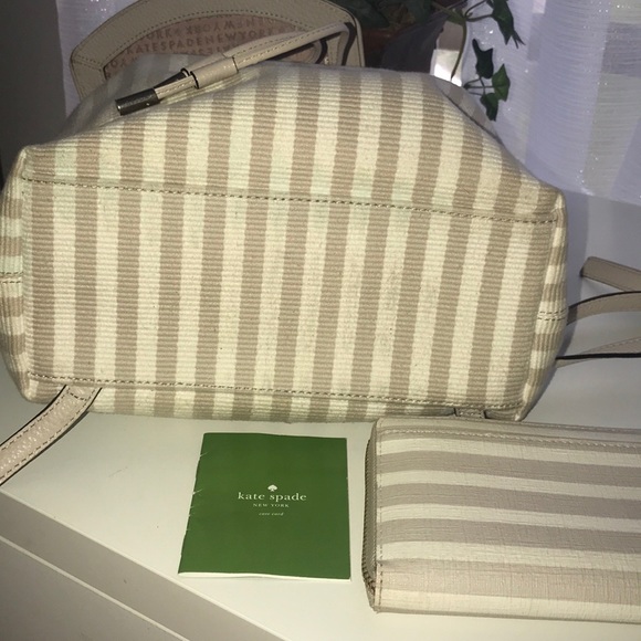 🎉 HP 🎉 Kate Spade Backpack + matching wallet ♠️ - Picture 8 of 8